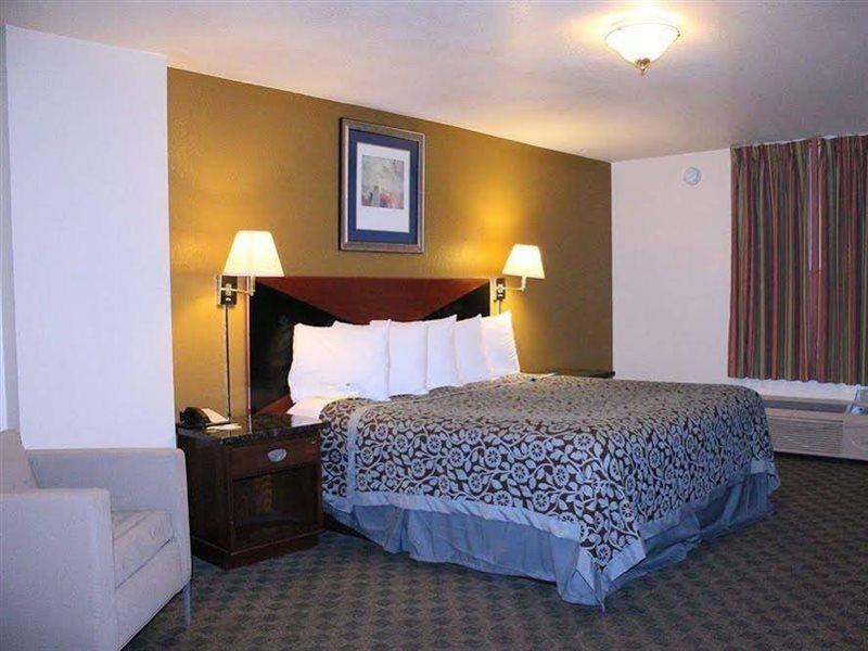 Rose City Inn & Suites Tyler Esterno foto
