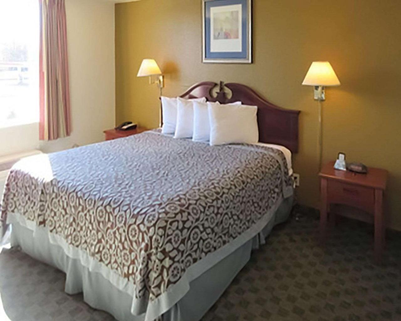 Rose City Inn & Suites Tyler Esterno foto