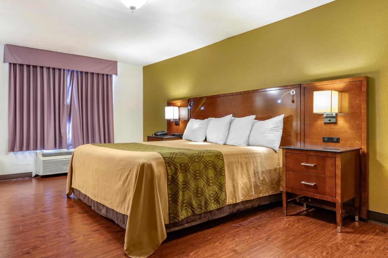 Rose City Inn & Suites Tyler Esterno foto