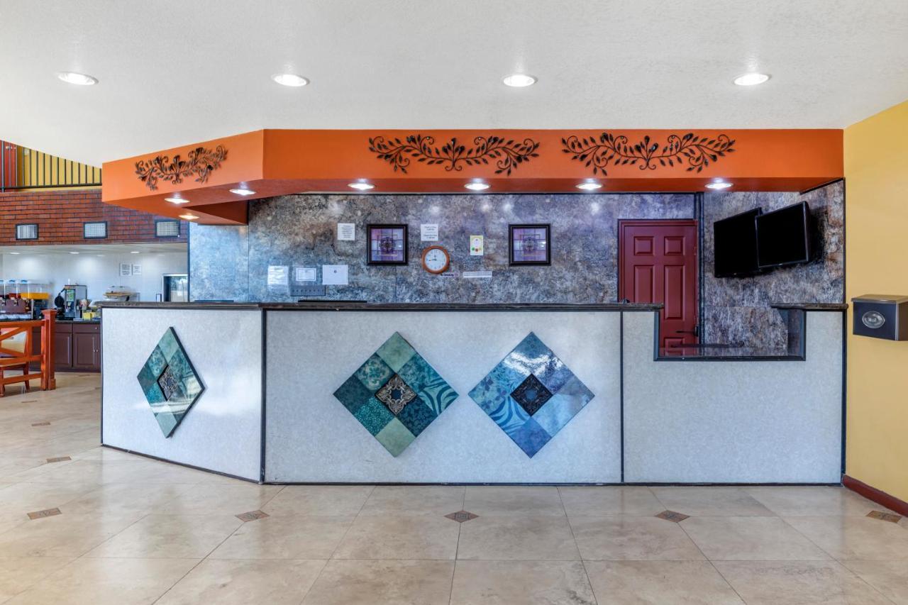 Rose City Inn & Suites Tyler Esterno foto